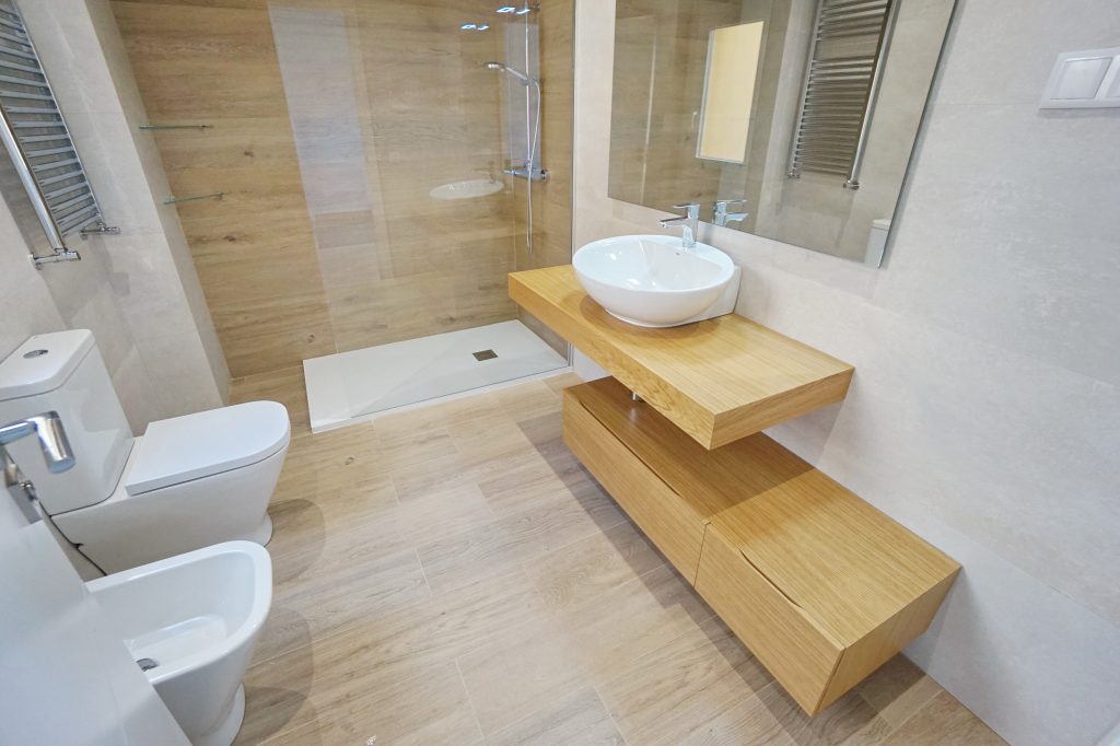 Baño mueble roble