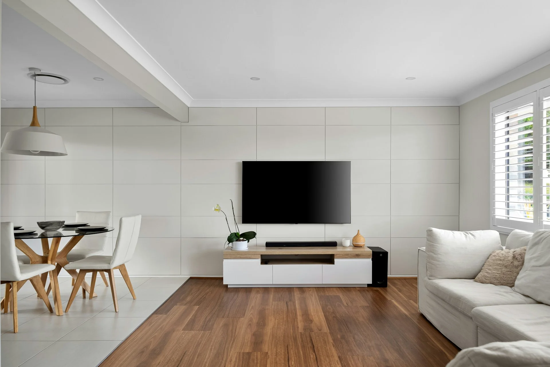 Molduras decorativas en paredes y techos recomendaciones de uso y precios de instalación